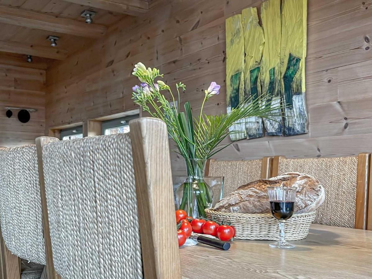 Traumhaff Kuestenchalets - Einzigartige Chalets An Der Ostsee. Ganz Aus Laerchenholz Mit Kamin Und Sauna Vogelsang-Warsin Dış mekan fotoğraf