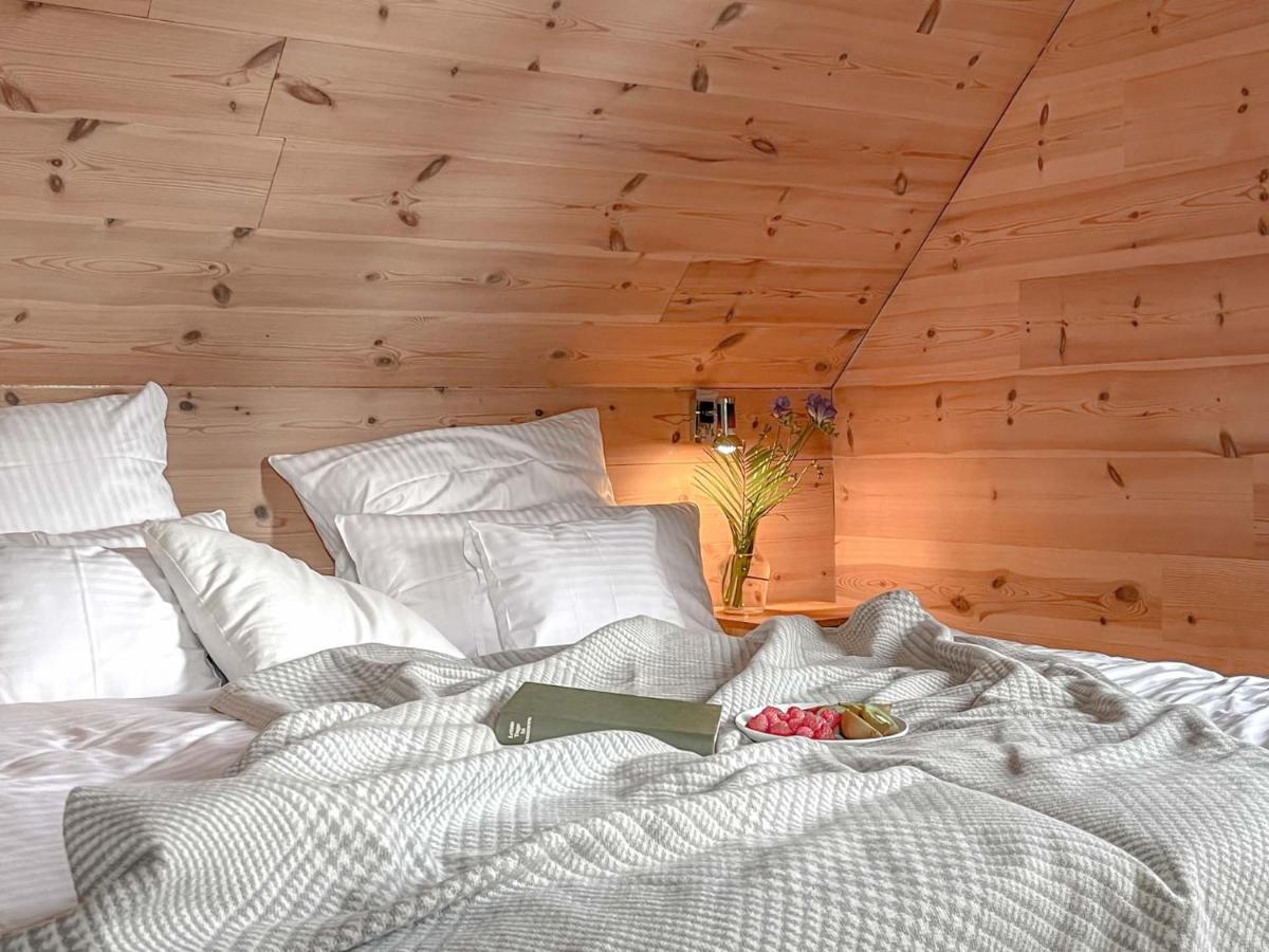 Traumhaff Kuestenchalets - Einzigartige Chalets An Der Ostsee. Ganz Aus Laerchenholz Mit Kamin Und Sauna Vogelsang-Warsin Dış mekan fotoğraf