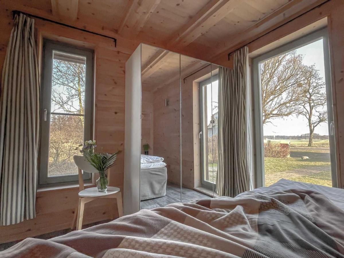 Traumhaff Kuestenchalets - Einzigartige Chalets An Der Ostsee. Ganz Aus Laerchenholz Mit Kamin Und Sauna Vogelsang-Warsin Dış mekan fotoğraf