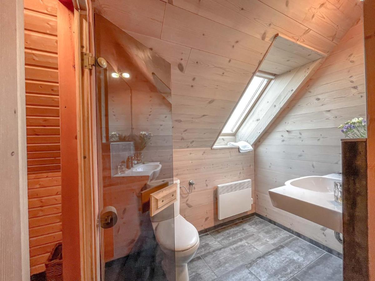 Traumhaff Kuestenchalets - Einzigartige Chalets An Der Ostsee. Ganz Aus Laerchenholz Mit Kamin Und Sauna Vogelsang-Warsin Dış mekan fotoğraf