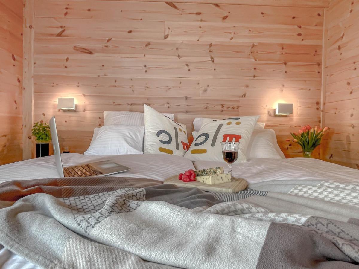 Traumhaff Kuestenchalets - Einzigartige Chalets An Der Ostsee. Ganz Aus Laerchenholz Mit Kamin Und Sauna Vogelsang-Warsin Dış mekan fotoğraf