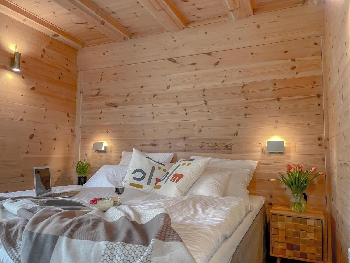 Traumhaff Kuestenchalets - Einzigartige Chalets An Der Ostsee. Ganz Aus Laerchenholz Mit Kamin Und Sauna Vogelsang-Warsin Dış mekan fotoğraf